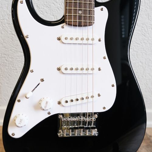 Squier-Mini-Strat-Black-LH-Occasion_2
